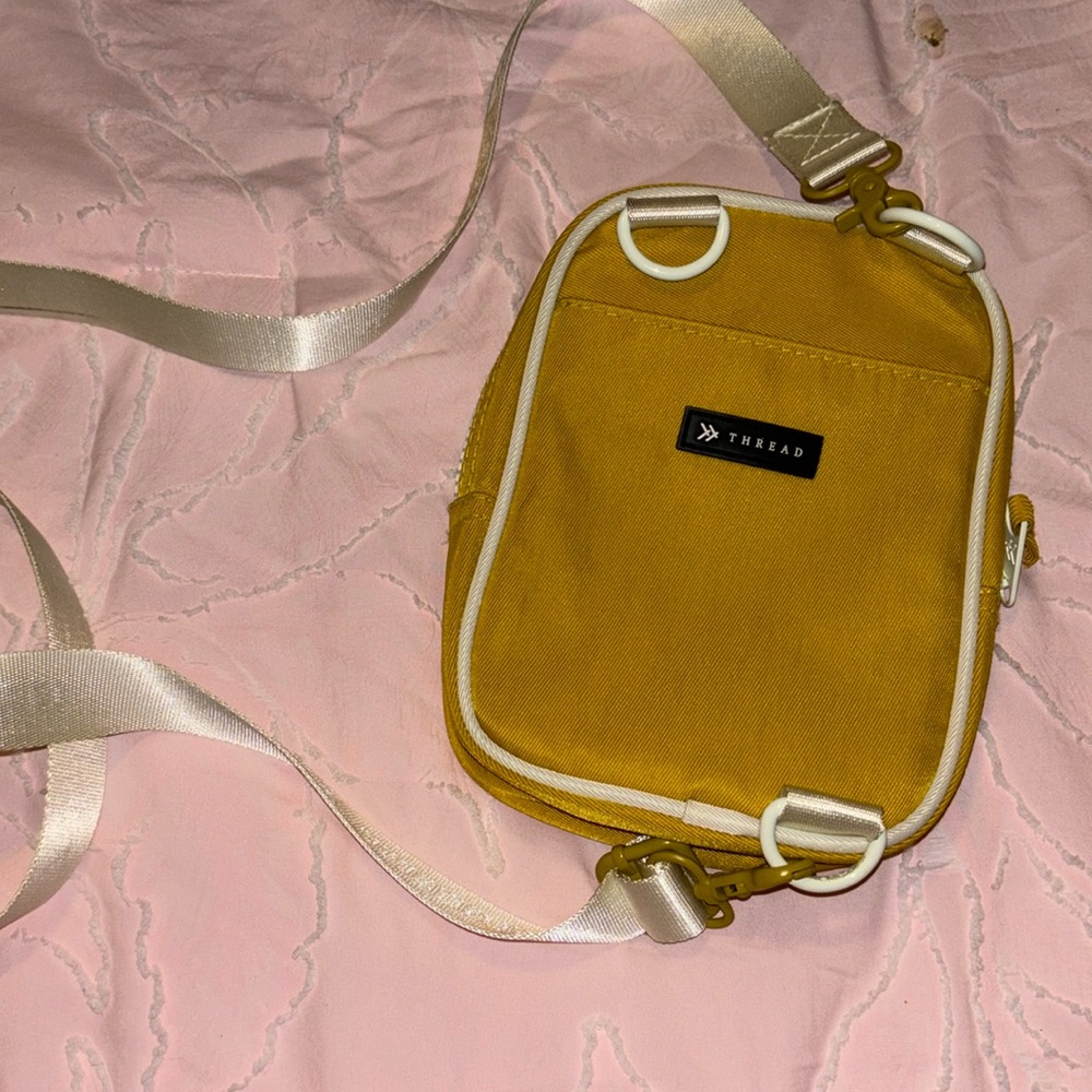 Thread Crossbody Bag - Picture 2 of 3